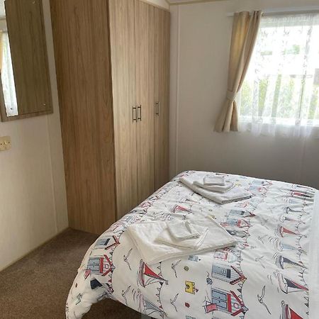 Parkdean Static Caravan On Cherry Tree Holiday Park Great Yarmouth Exterior photo