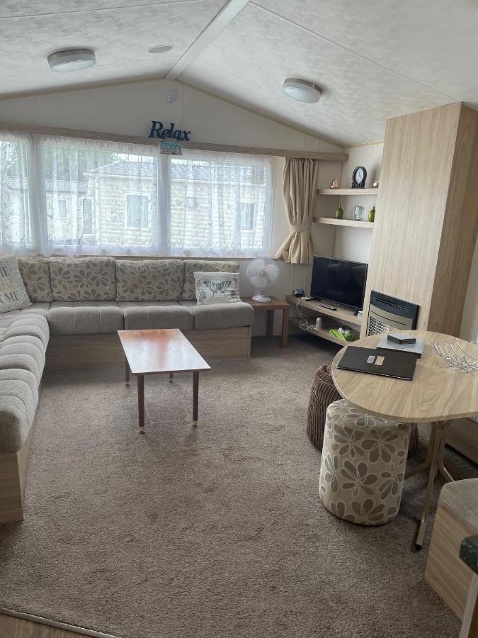 Parkdean Static Caravan On Cherry Tree Holiday Park Great Yarmouth Exterior photo